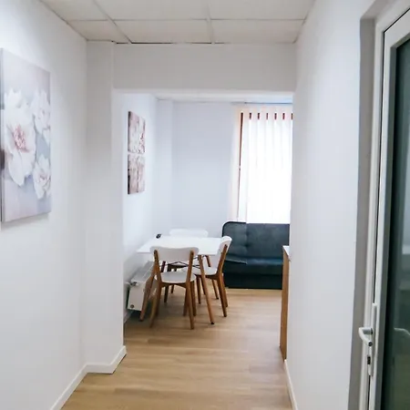 Urban Escape Apartment *
