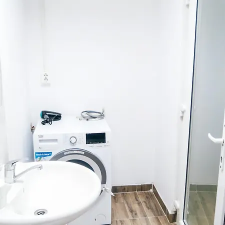 Apartment Urban Escape *